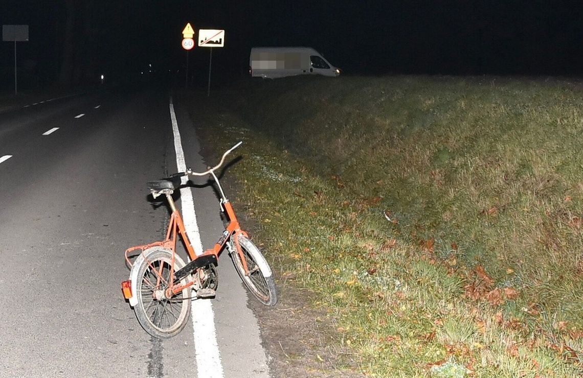 Nietrzeźwy rowerzysta, potrącony przez dostawczego citroena, trafił do szpitala