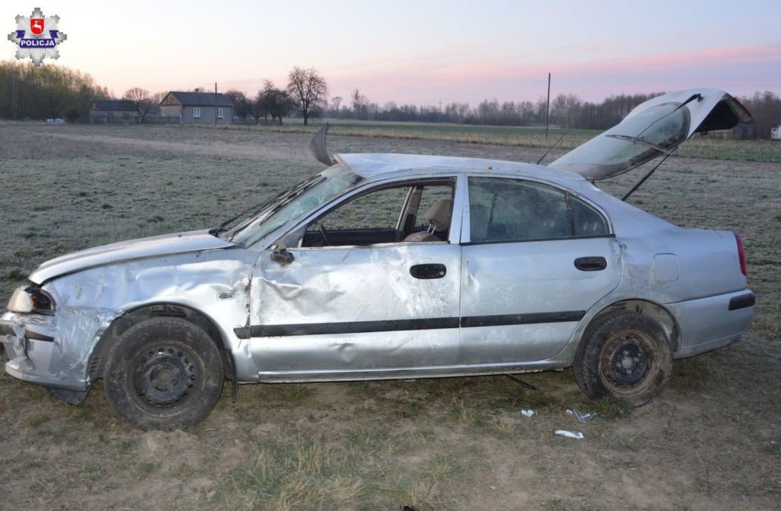 Pijany 21-latek naraził życie dwóch nastolatek. Samochód, którym jechali dachował.