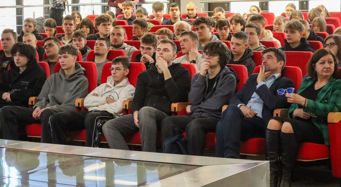 Powojenne podziemie bez mitów. Wykład prof. Mariusza Mazura w chełmskiej bibliotece [ZDJĘCIA]