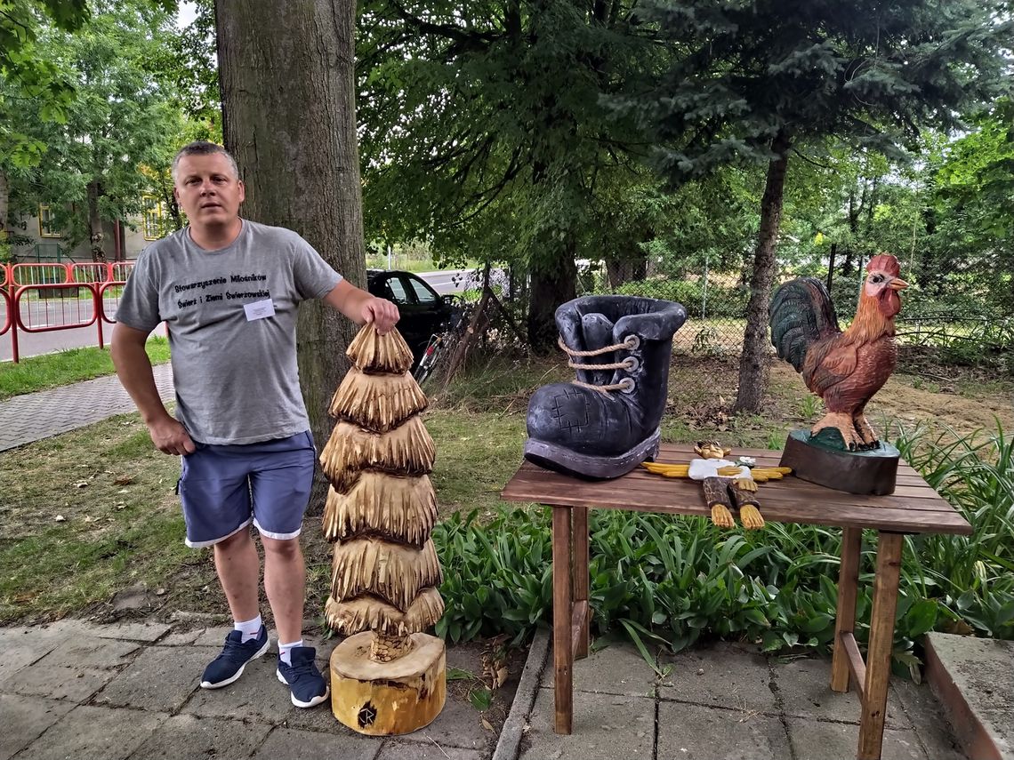 Rafał Jankowski – rzeźbiarz, dla którego każdy sęk ma znaczenie, a każda rysa staje się częścią opowieści