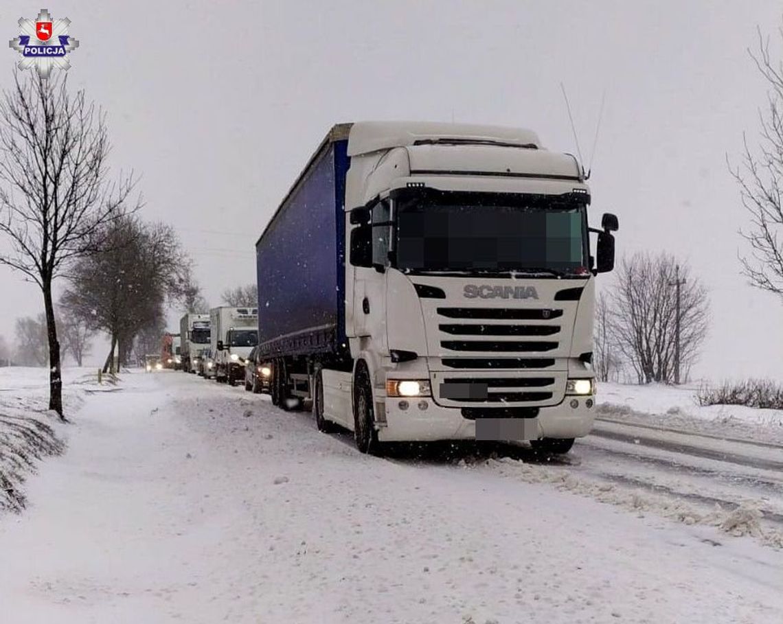 Region: Poważne utrudnienia na drogach! Śnieg paraliżuje ruch
