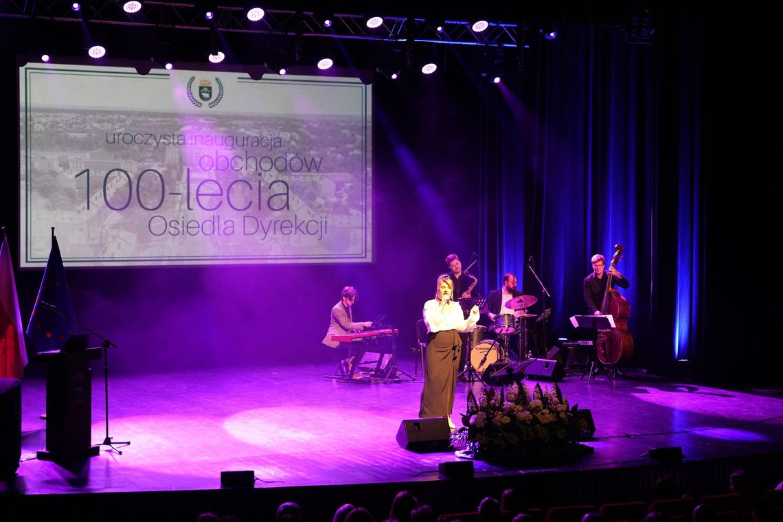 Uroczysta gala w ChDK zgromadziła mieszkańców i wyróżniła zasłużonych medalami [LISTA+ZDJĘCIA]