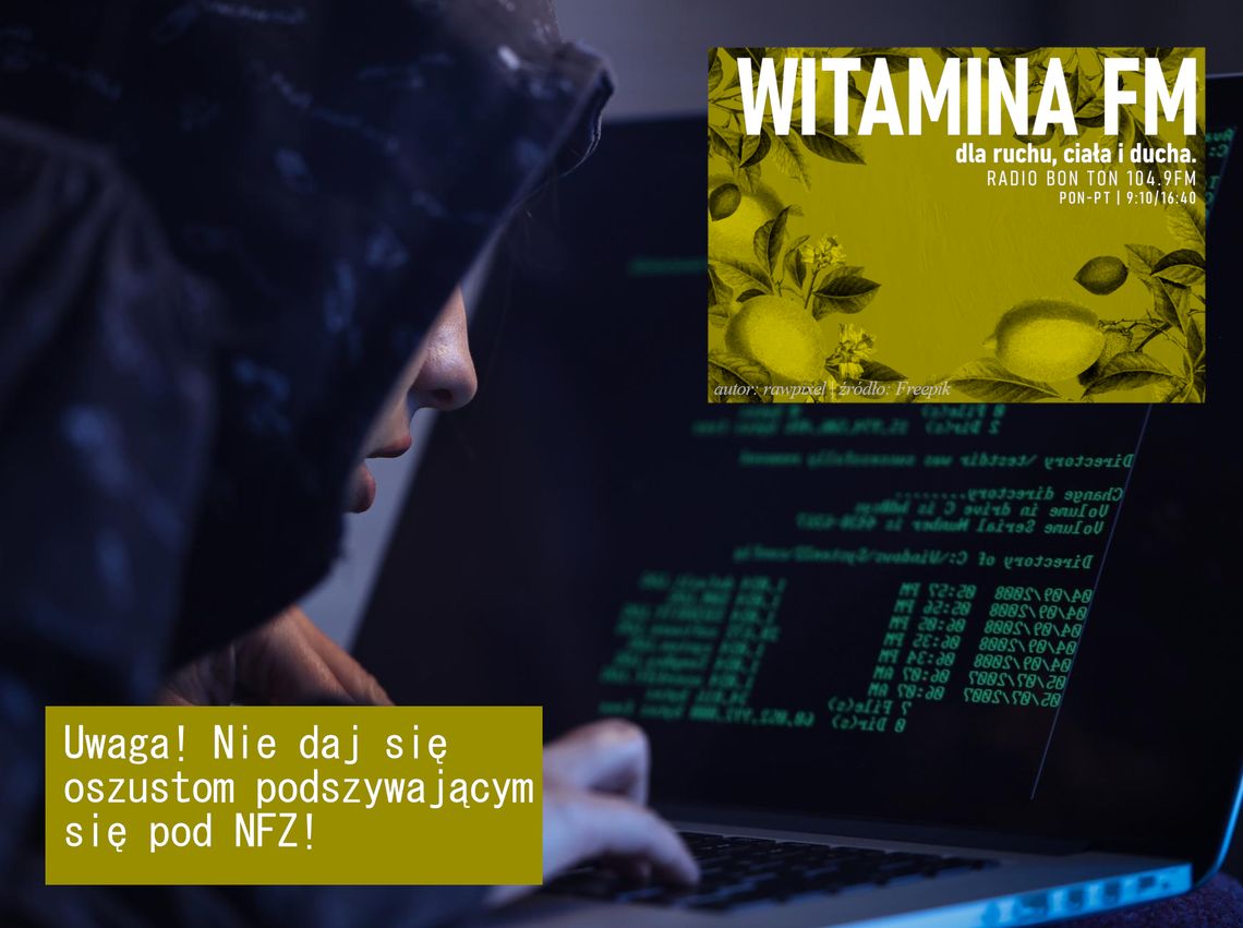 Uwaga! Nie daj się oszustom podszywającym się pod NFZ! - Witamina FM Zakapturzona postać w ciemnym pokoju wpatruje się przykulona w laptopa, na którym wyświetla się kod informatyczny.