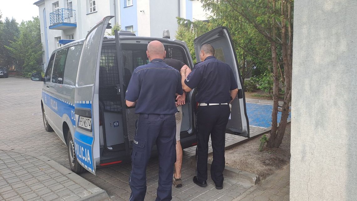 Wiadomości lokalne. 23-latek z gminy Hańsk za kratami. Policja przerwała domowy dramat Wiadomości lokalne. 23-latek z gminy Hańsk za kratami. Policja przerwała domowy dramat
