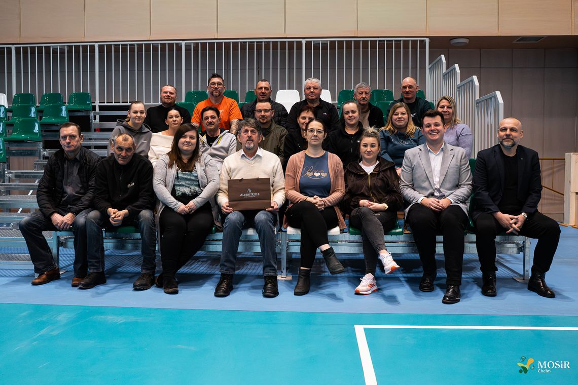 Po ponad czterech dekadach pracy z Miejskim Ośrodkiem Sportu i Rekreacji w Chełmie żegna się jedna z najbardziej rozpoznawalnych postaci lokalnego sportu.