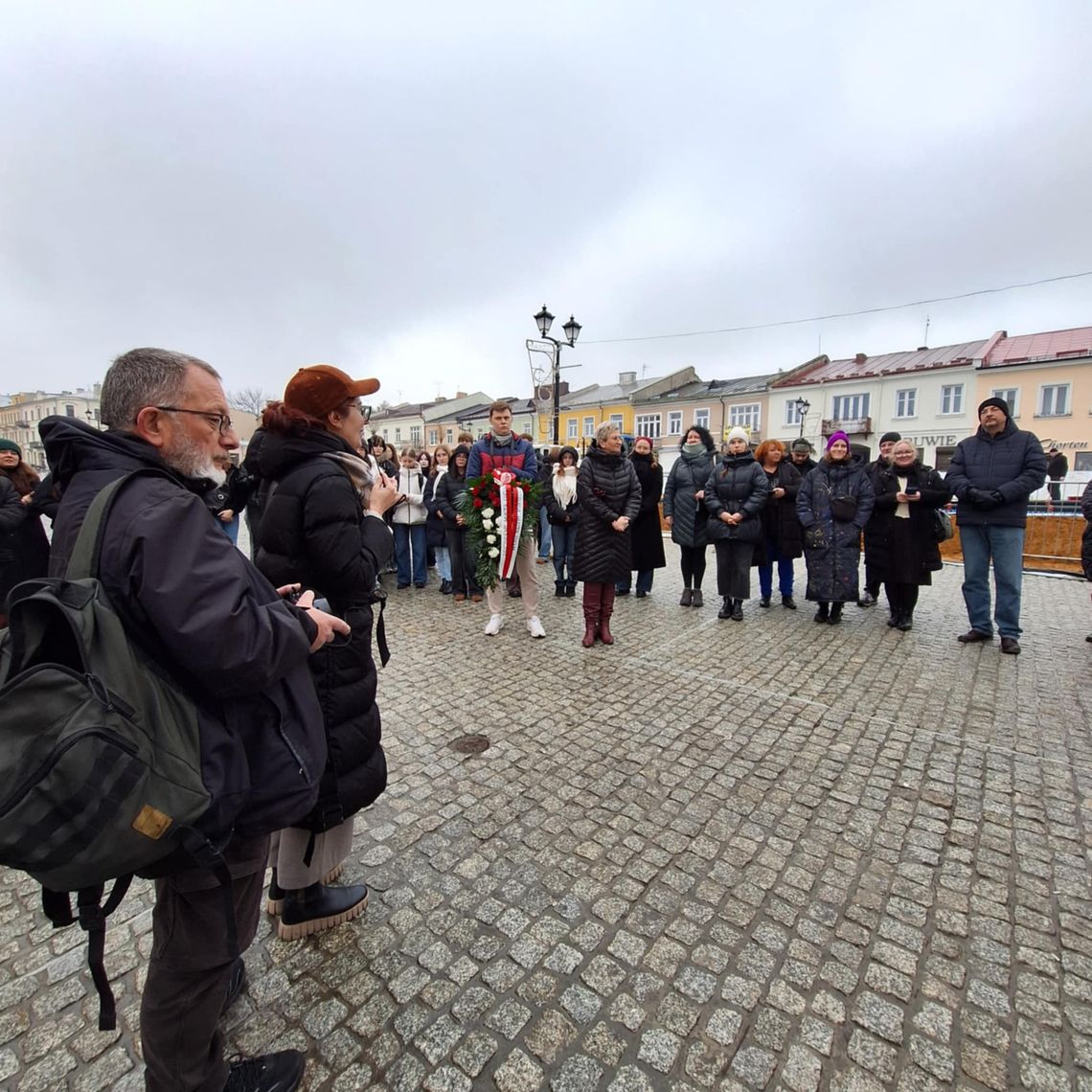 Na zdjęciu uczestnicy uroczystości upamiętniających ofiary marszu śmierci w Chełmie