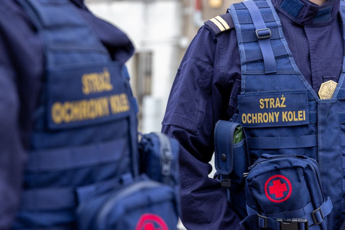 Wiadomości lokalne. Awantura na dworcu PKP w Chełmie. 38-latek zaatakował funkcjonariusza