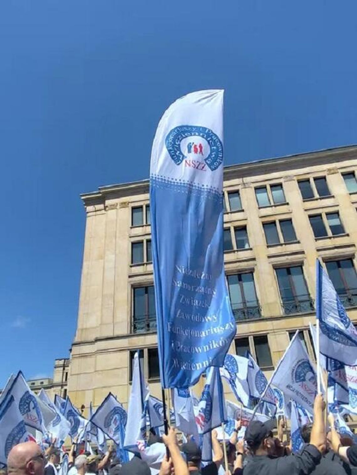 Wiadomości lokalne. Chełm, Włodawa, Hrubieszów wśród protestujących funkcjonariuszy SW. Spór o świadczenia mieszkaniowe Wiadomości lokalne. Chełm, Włodawa, Hrubieszów wśród protestujących funkcjonariuszy SW. Spór o świadczenia mieszkaniowe