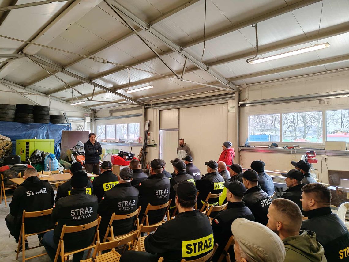 Wiadomości lokalne. Euroregion Bug dla OSP z 32 gmin. Orzecznictwo o niepełnosprawności wkrótce będzie wznowione Na zdjęciu uczestnicy szkoleń „OSP na straży środowiska. Transgraniczne działania zapobiegające skutkom zmian klimatu”