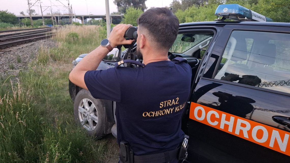 Wiadomości lokalne. Kamienie na torach między Zawadówką a Chełmem. Trzech nieletnich zatrzymanych Wiadomości lokalne. Kamienie na torach między Zawadówką a Chełmem. Trzech nieletnich zatrzymanych
