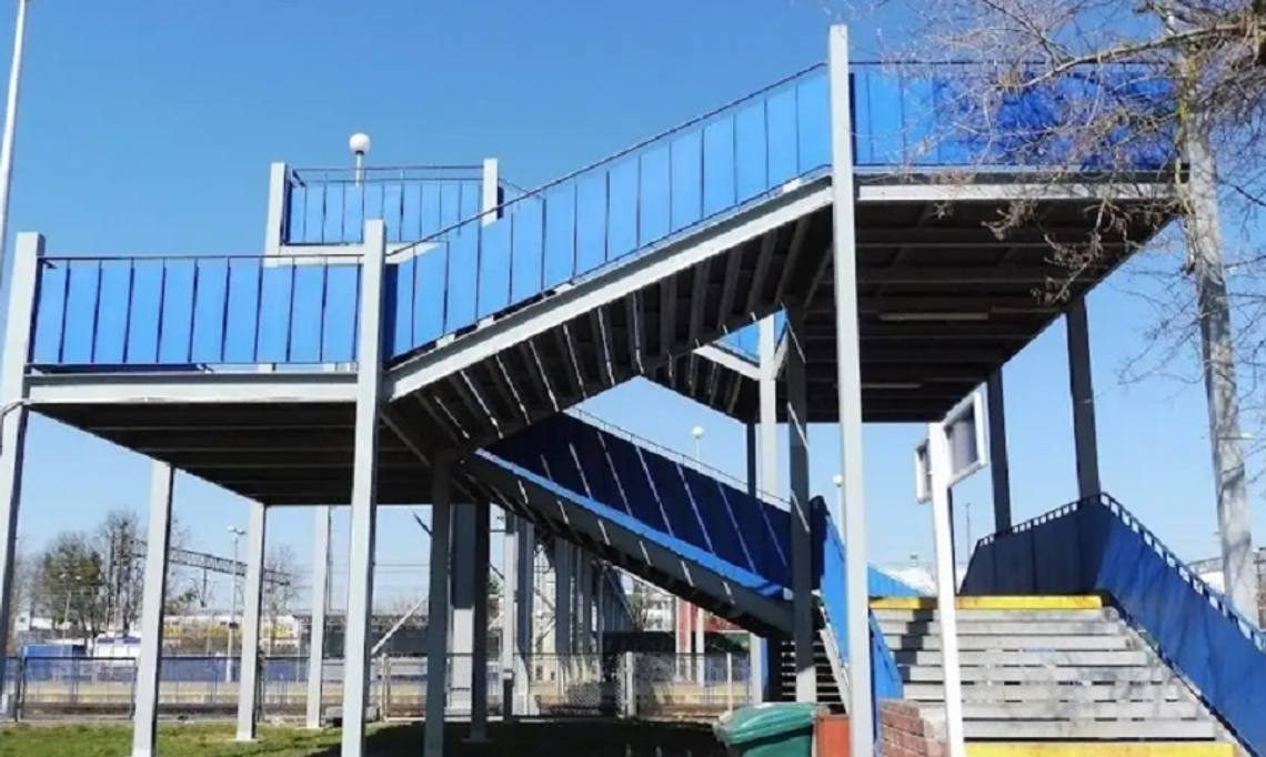 Wiadomości lokalne. Kładka na dworcu kolejowym w Chełmie do remontu. Kiedy? Nie wiadomo