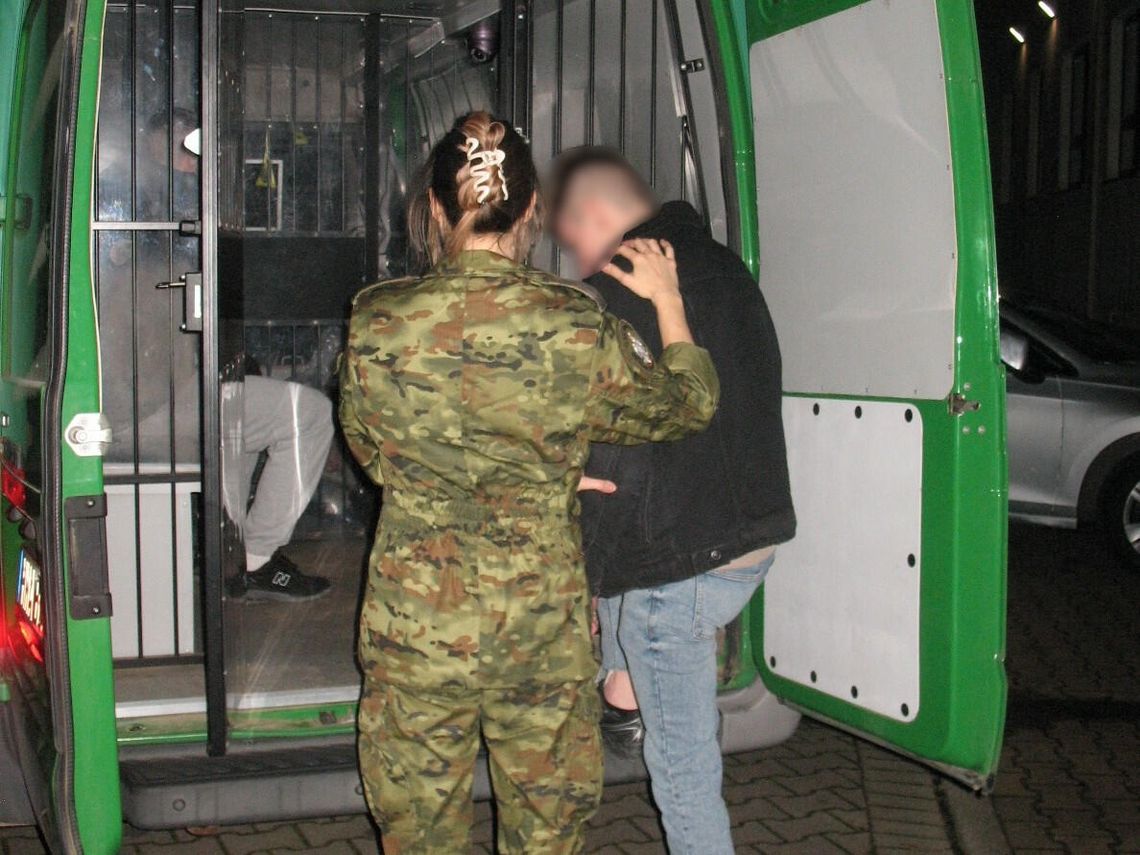 Wiadomości lokalne. Kolejni obcokrajowcy wydaleni z Polski. Dwóch z nich organizowało nielegalną migrację