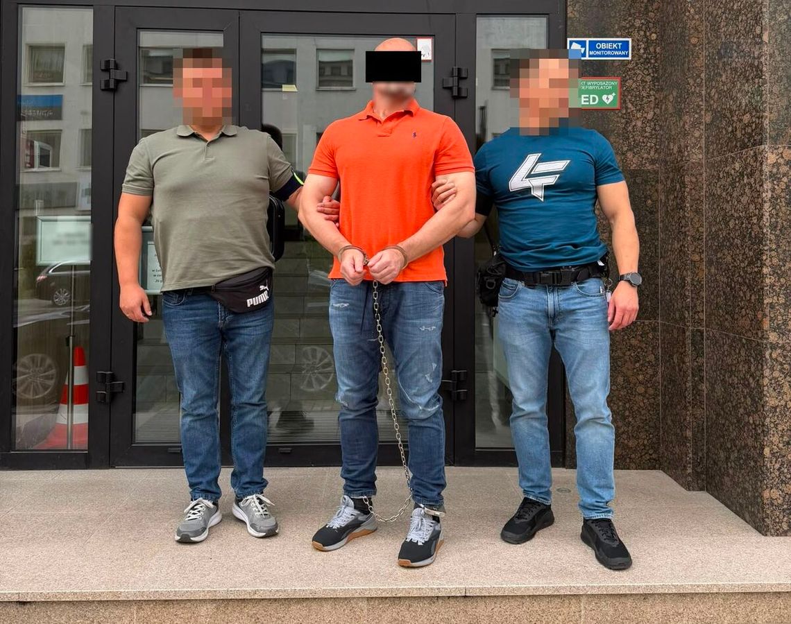 Wiadomości lokalne - Koniec kilkunastoletniej ucieczki niebezpiecznego przestępcy Koniec kilkunastoletniej ucieczki niebezpiecznego przestępcy.