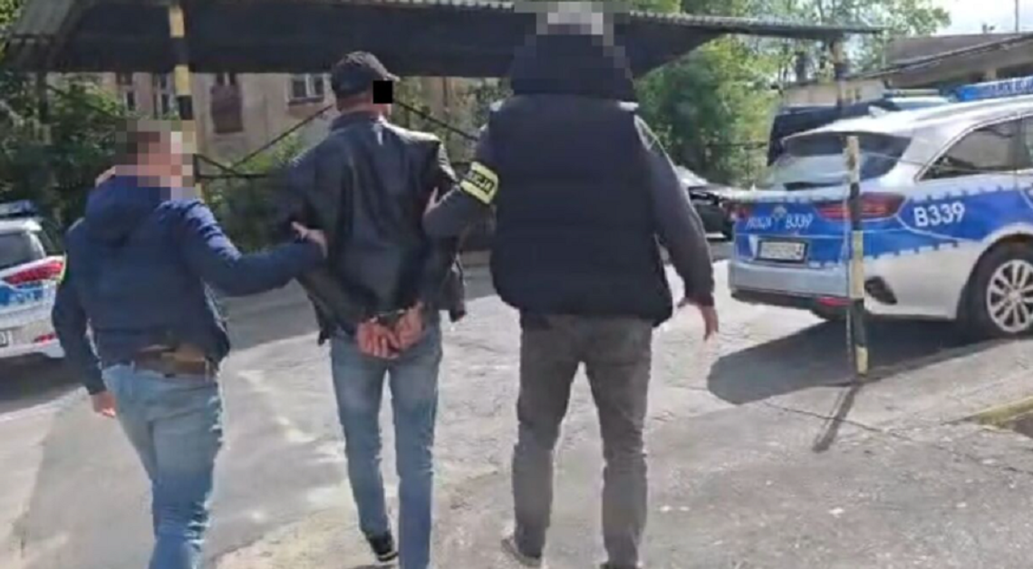 Wiadomości lokalne. Koniec ucieczki 36-latka z powiatu chełmskiego. Wpadł po miesiącach poszukiwań Wiadomości lokalne. Koniec ucieczki 36-latka z powiatu chełmskiego. Wpadł po miesiącach poszukiwań