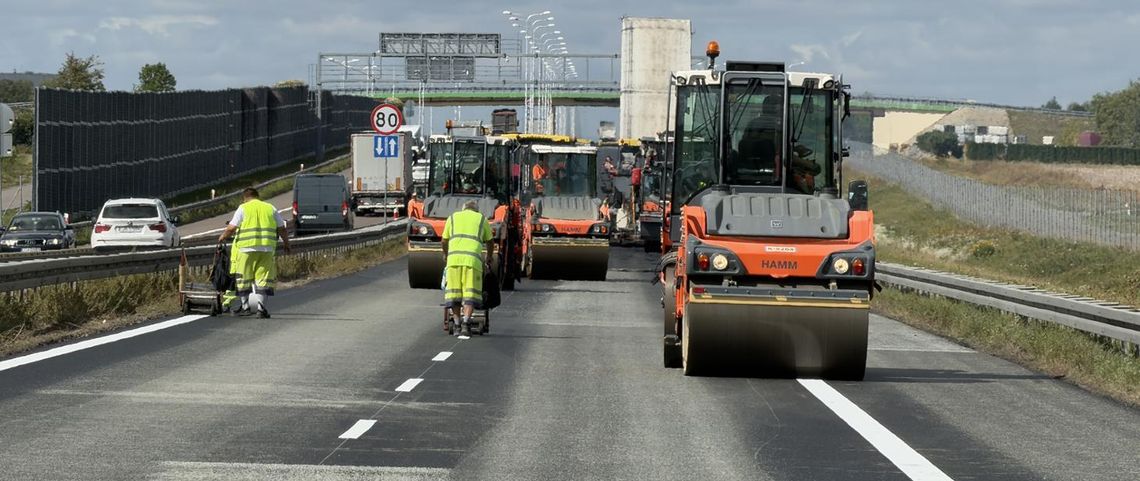 Trwa remont 15-kilometrowego odcinka trasy S12/S17.