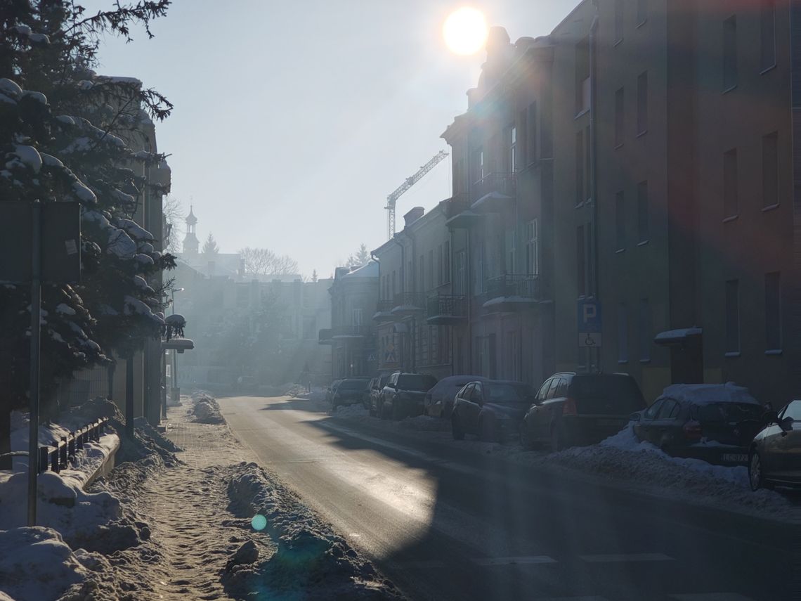 Wiadomości lokalne. Smog nad Chełmem. Wielokrotne przekroczenia norm