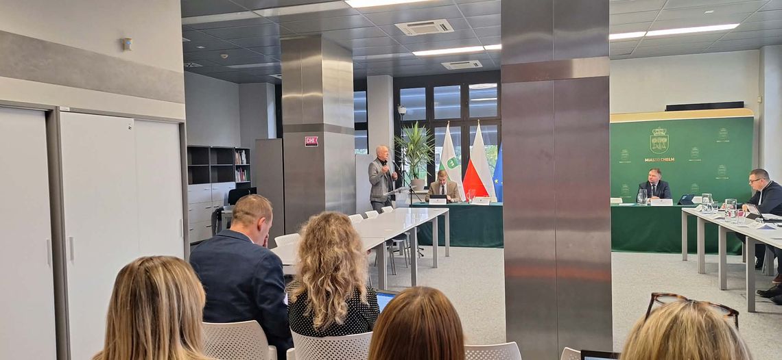 Wiadomości lokalne. Spór o przystanki w Chełmie. Do petycji rodziców komisja nie dotarła Wiadomości lokalne. Spór o przystanki w Chełmie. Do petycji rodziców komisja nie dotarła