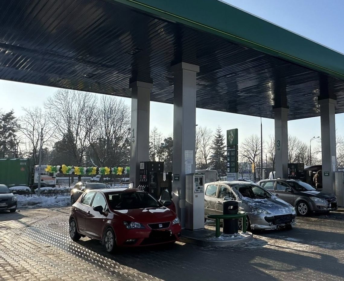 Wiadomości lokalne. Sprzedaż paliwa na miejskiej stacji w Chełmie niemal podwojona, kierowcy szukają oszczędności