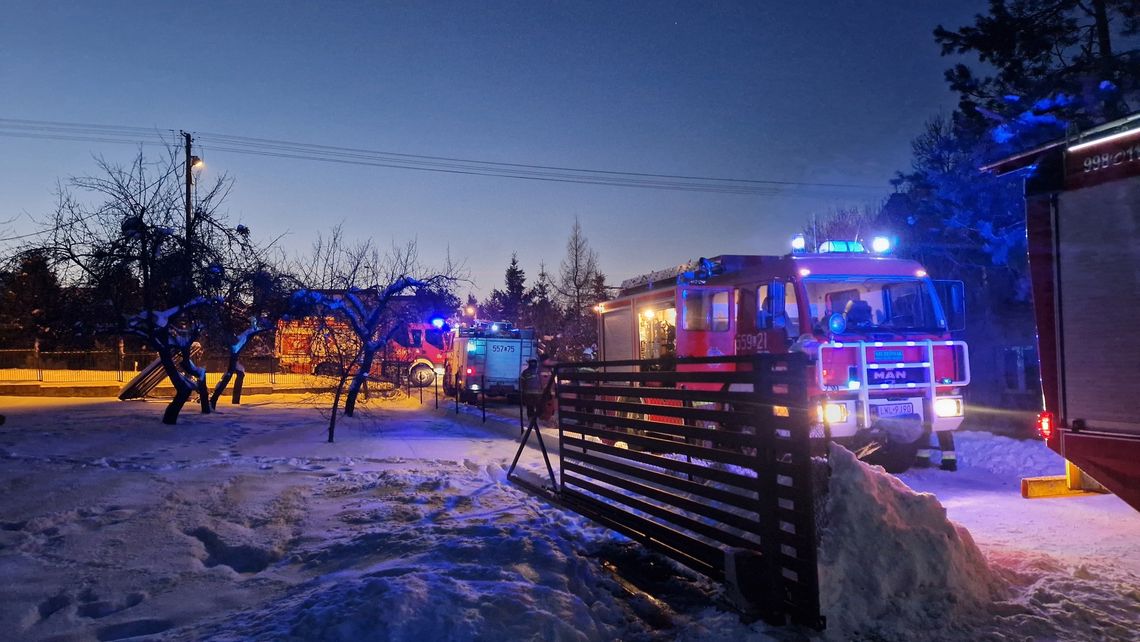 20 stycznia w Woli Uhruskiej doszło do pożaru poddasza domu. Na pomoc ruszyli zawodowcy i ochotnicy