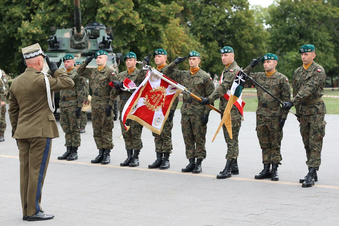 Wiadomości lokalne. Święto 19. Chełmskiego Batalionu Zmechanizowanego - awanse, defilada i wojskowy sprzęt