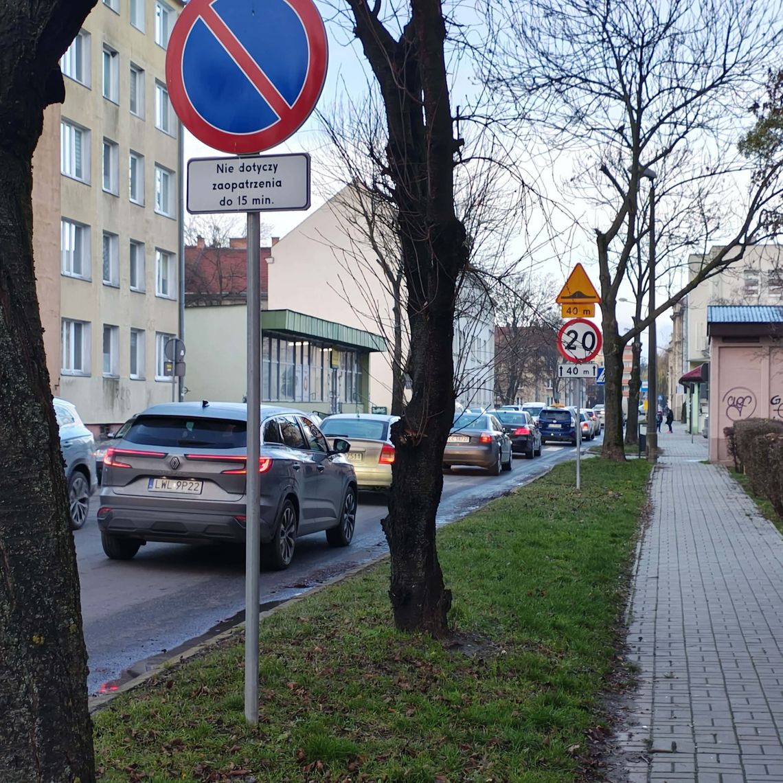 Wiadomości lokalne. Sylwestrowe przygotowania wpłynęły na zmiany w organizacji ruchu na osiedlu Dyrekcja w Chełmie