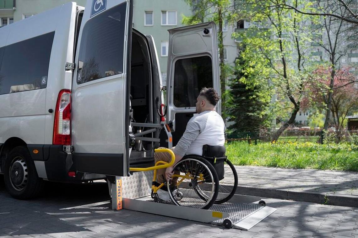 Wiadomości lokalne. Transport do lekarza, na rehabilitację i do COM. Jest apel do miasta Zdjęcie ilustracyjne