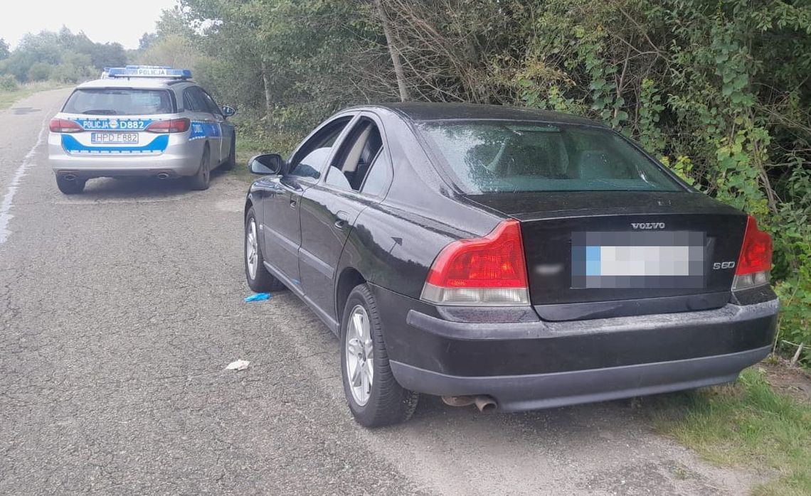 Wiadomości lokalne. Volvo uderzyło w radiowóz. Kierowca z zarzutami i w areszcie Wiadomości lokalne. Volvo uderzyło w radiowóz. Kierowca z zarzutami i w areszcie