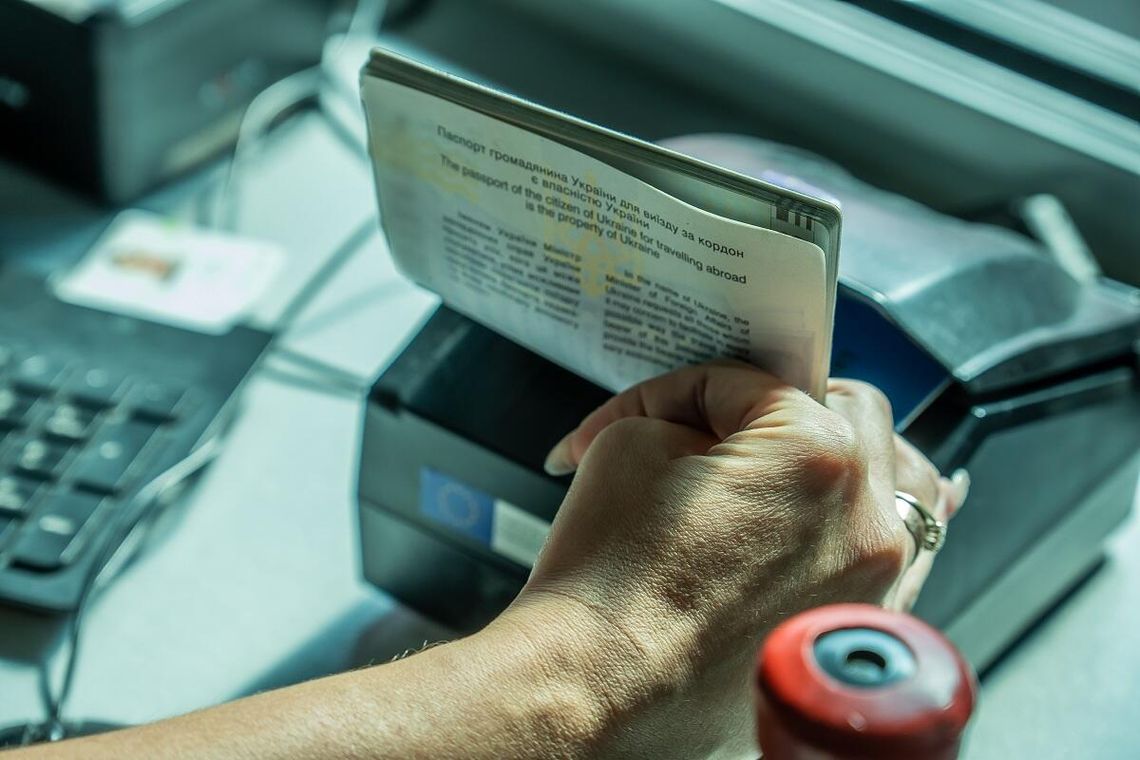 Wiadomości lokalne. Wpadł na granicy w Dorohusku. Był ścigany czerwoną notą