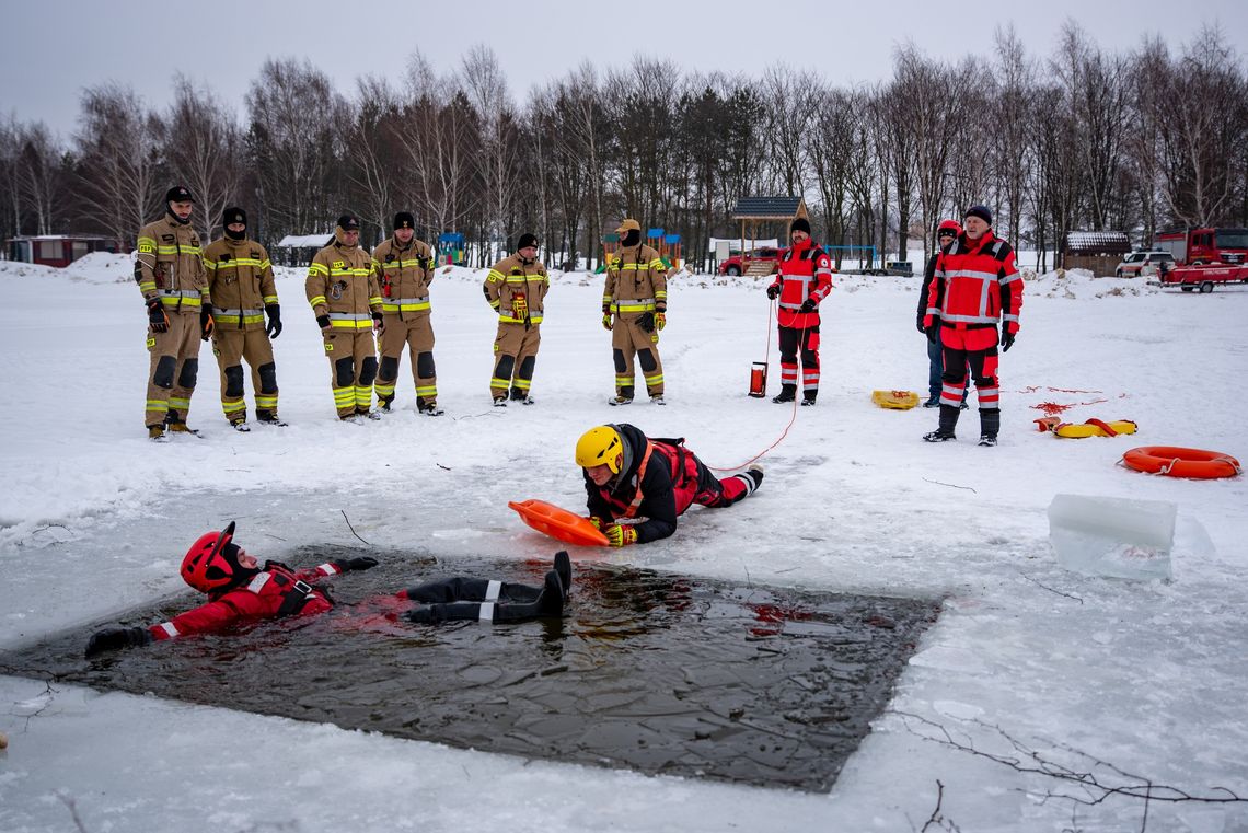 Wiadomości lokalne. Wspólne szkolenie służb nad zalewem Żółtańce Wiadomości lokalne. Wspólne szkolenie służb nad zalewem Żółtańce