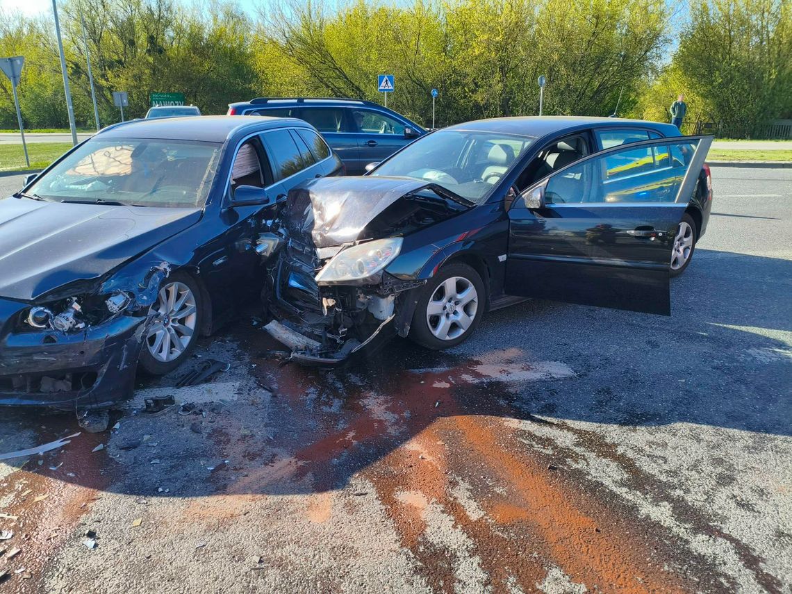 Wiadomości lokalne. Zderzenie aut i akcja służb w rejonie Alei Przyjaźni w Chełmie
