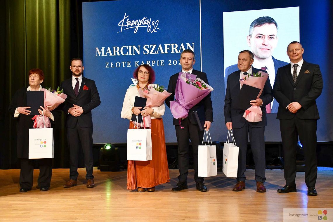 Wiadomości lokalne. Złote Karpie rozdane. Wyjątkowa sesja w urodzinową rocznicę Krasnegostawu W trakcie uroczystości urodzinowych w Krasnymstawie wręczono Złote Karpie