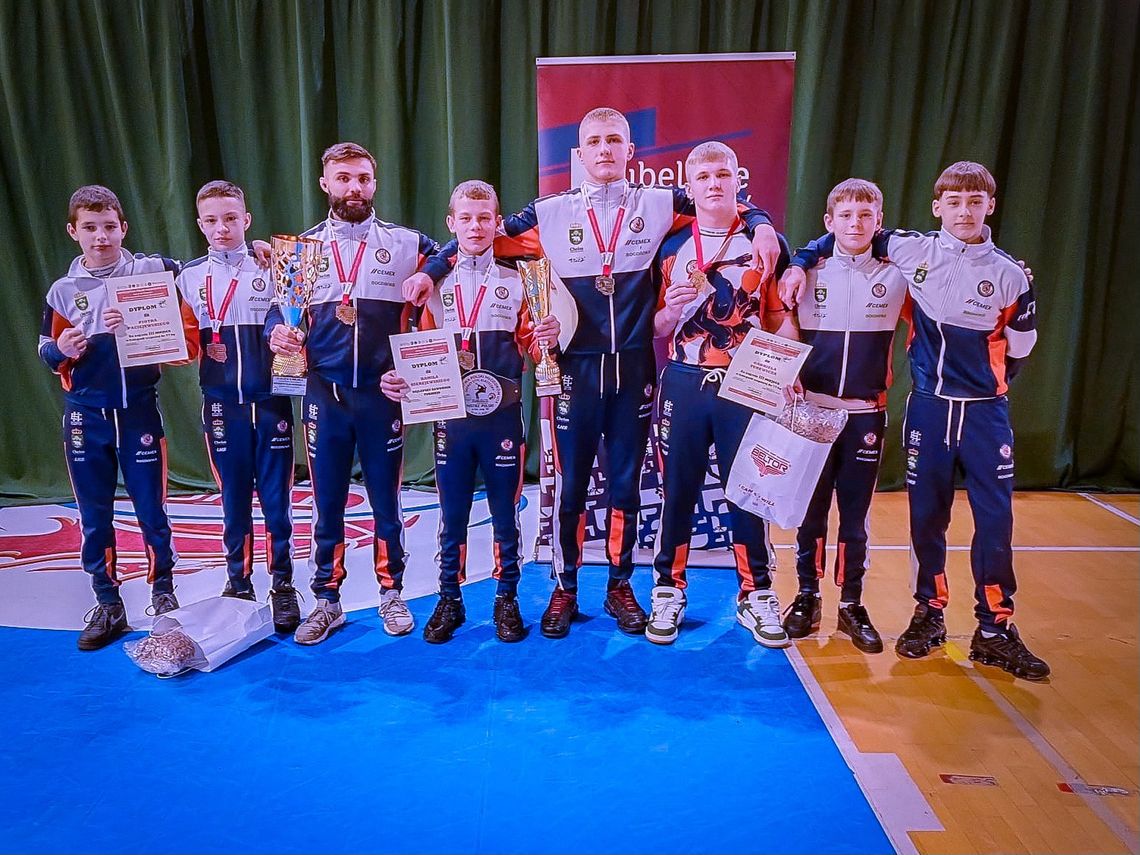 Wiadomości sportowe - Cement Gryf Chełm na podium w Radomiu Cement Gryf Chełm