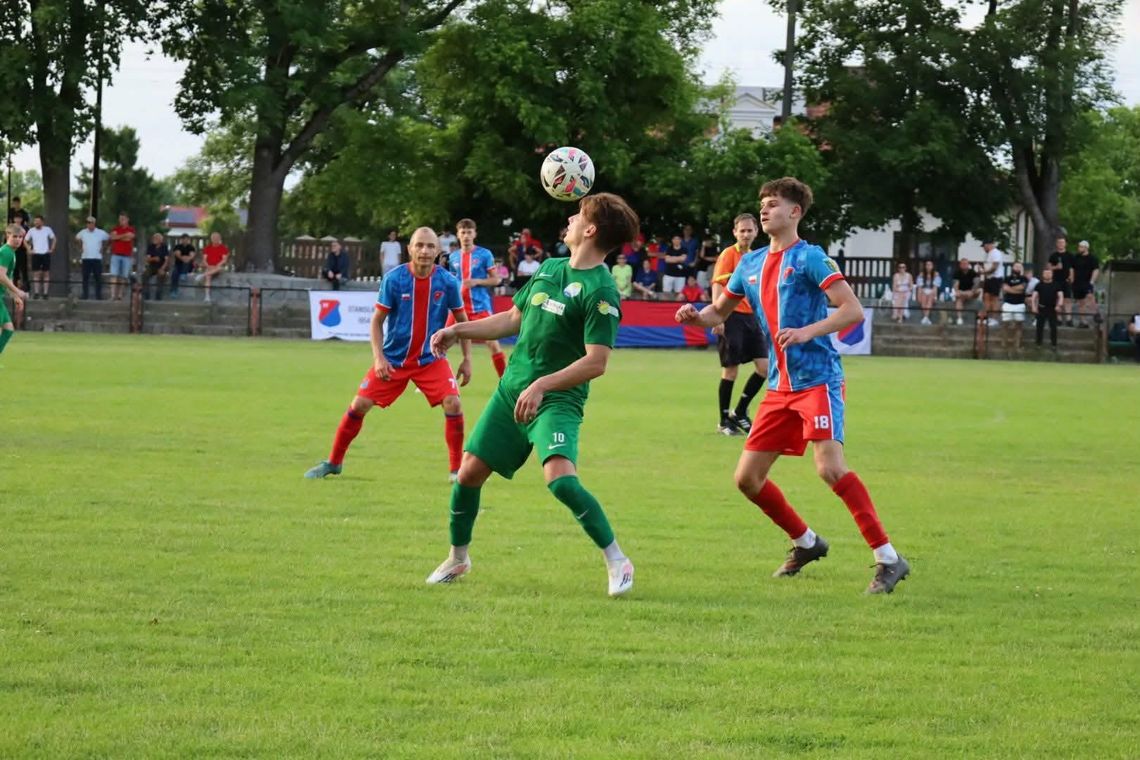 Wiadomości sportowe - sezony piłkarskie dobiegają końca Eko Różanka