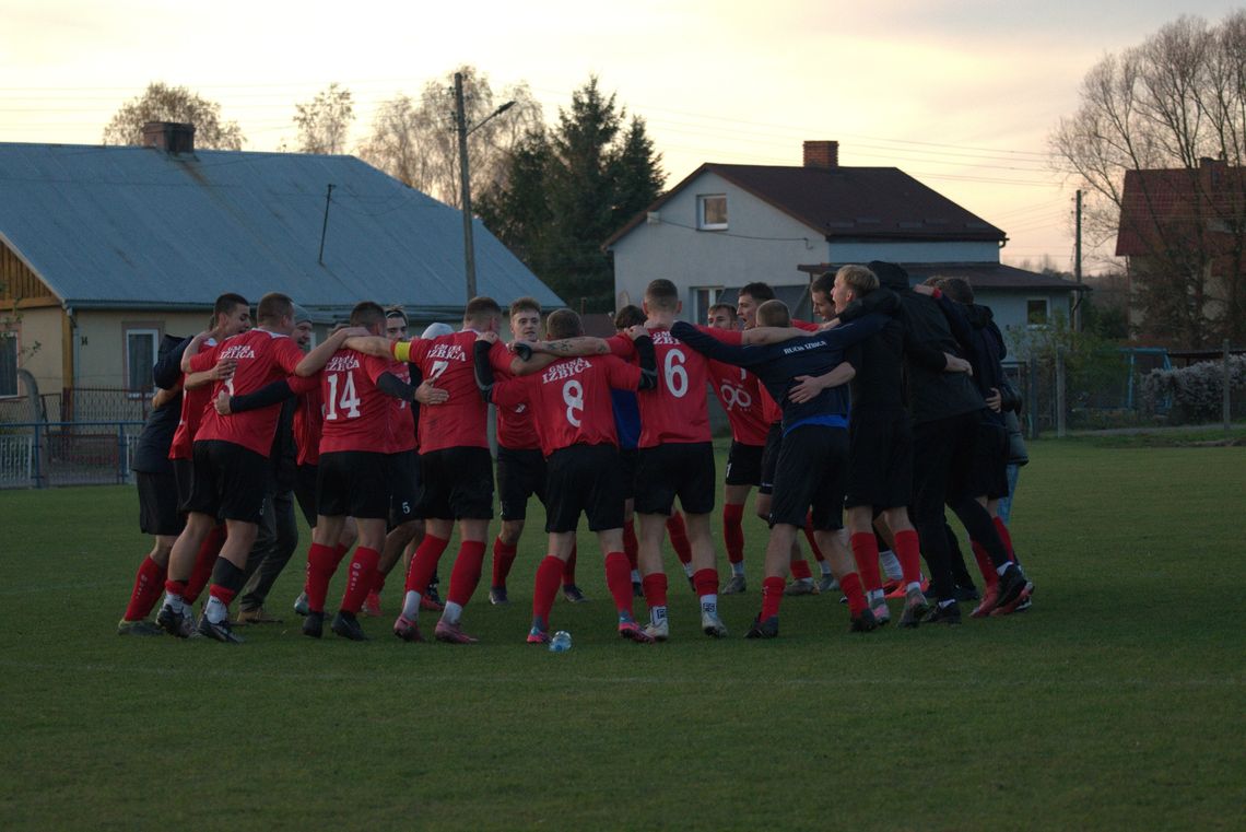 Wiadomości sportowe - zbliża się koniec rundy jesiennej w chełmskiej okręgówce Ruch Izbica - Chełmianka II Chełm