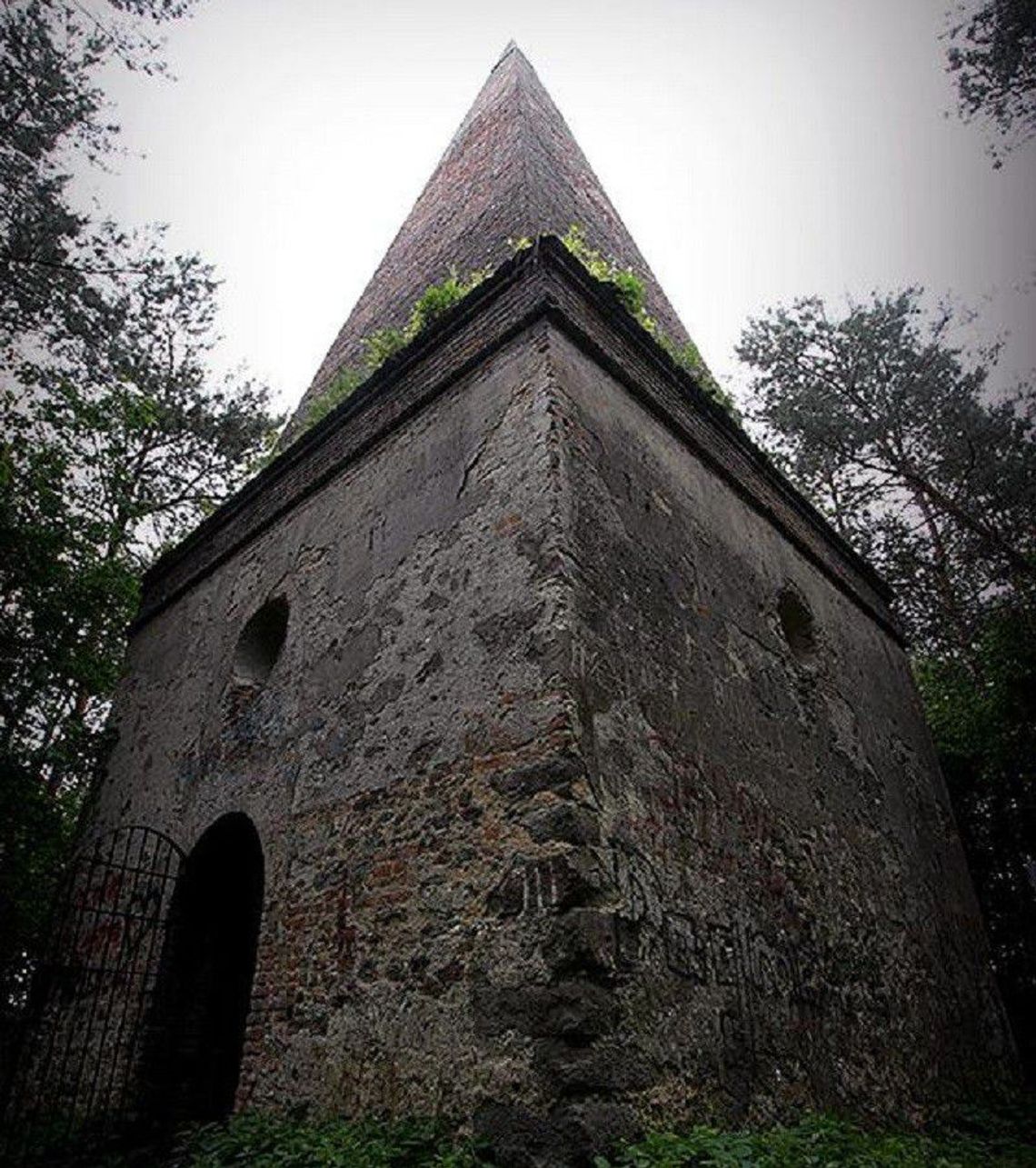 Wieża Ariańska w Krynicy doczeka się odnowienia. 