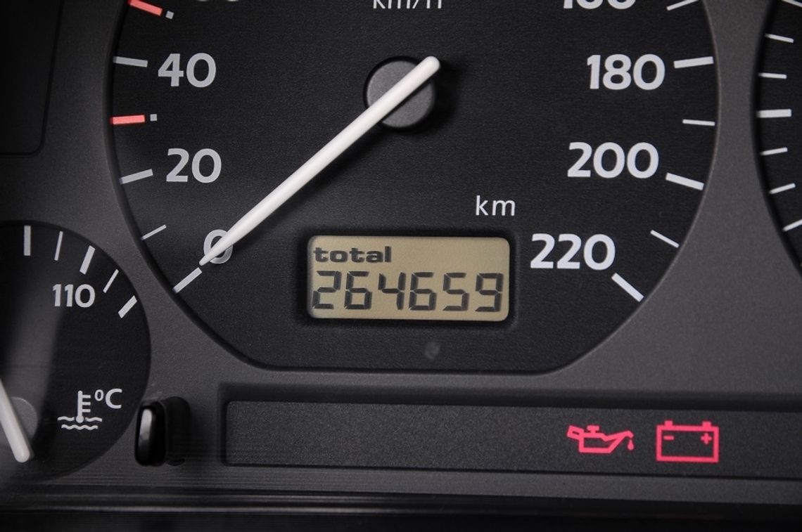 Włodawa: Licznik samochodu cofnięty o 300 tys. km. Kierowca tłumaczył, że to błąd diagnosty
