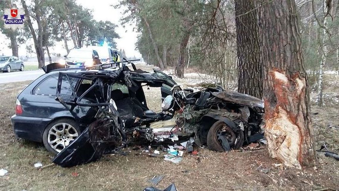 Włodawa: Nie żyje 24-letni pasażer wypadku w Świerszczowie