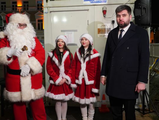 Chełm hucznie przywitał Mikołaja! Tłumy na pl. Łuczkowskiego [GALERIA ZDJĘĆ]