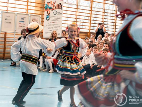 Szkoła Podstawowa w Małochwieju Dużym zakończyła projekt edukacyjny [GALERIA ZDJĘĆ]
