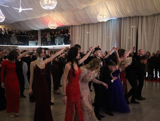 Chełm. Studniówka Zespołu Szkół Ekonomicznych i Mundurowych 2026 [GALERIA ZDJĘĆ]