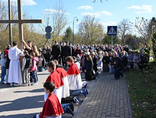 Droga Krzyżowa parafii pw. św. Ludwika przeszła ulicami Włodawy [GALERIA ZDJĘĆ]