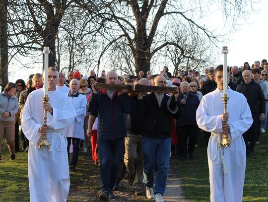 Droga Krzyżowa w Sanktuarium Matki Bożej Chełmskiej Parafii Narodzenia NMP [ZDJĘCIA]